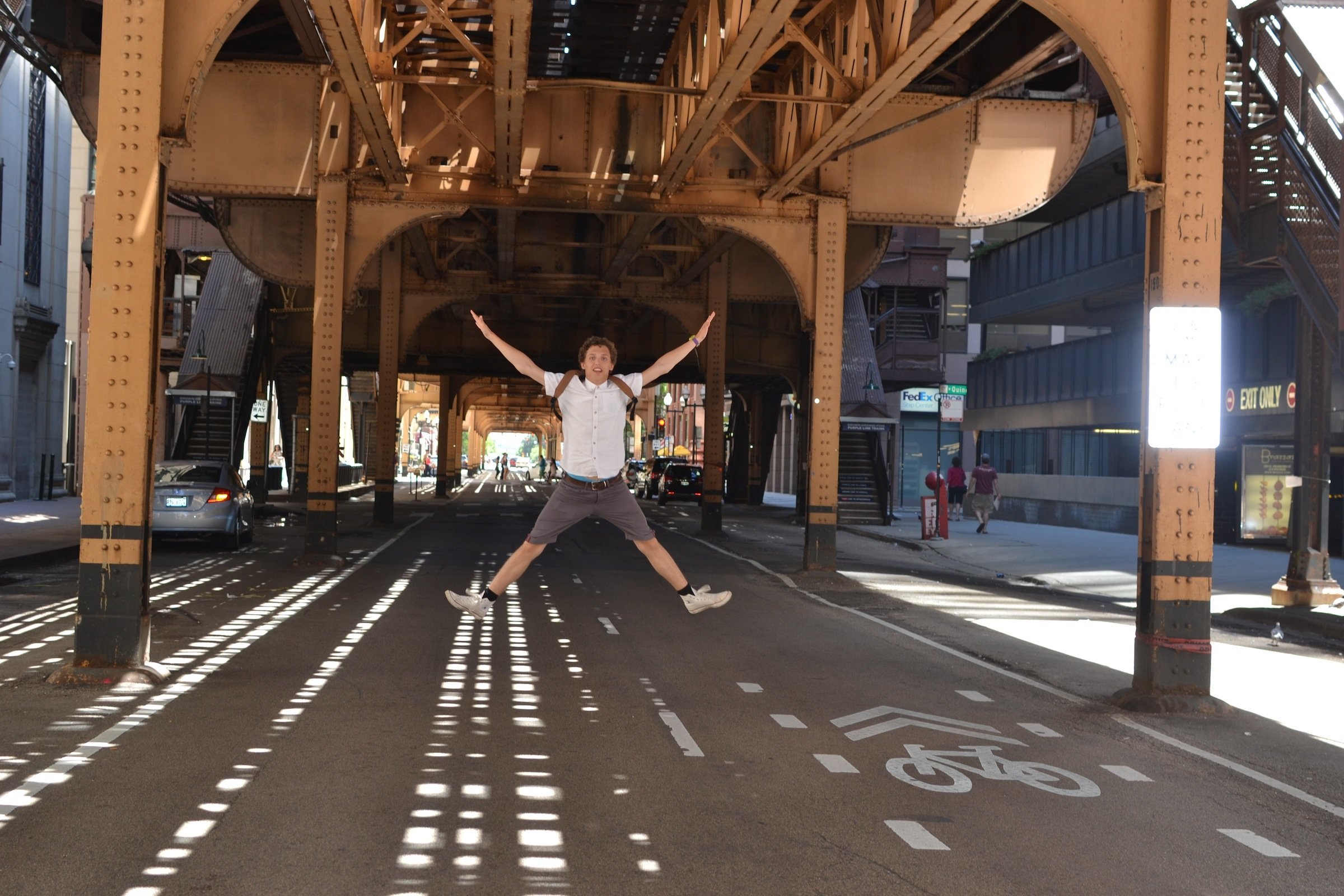 An alternative example of showing the elevated subways